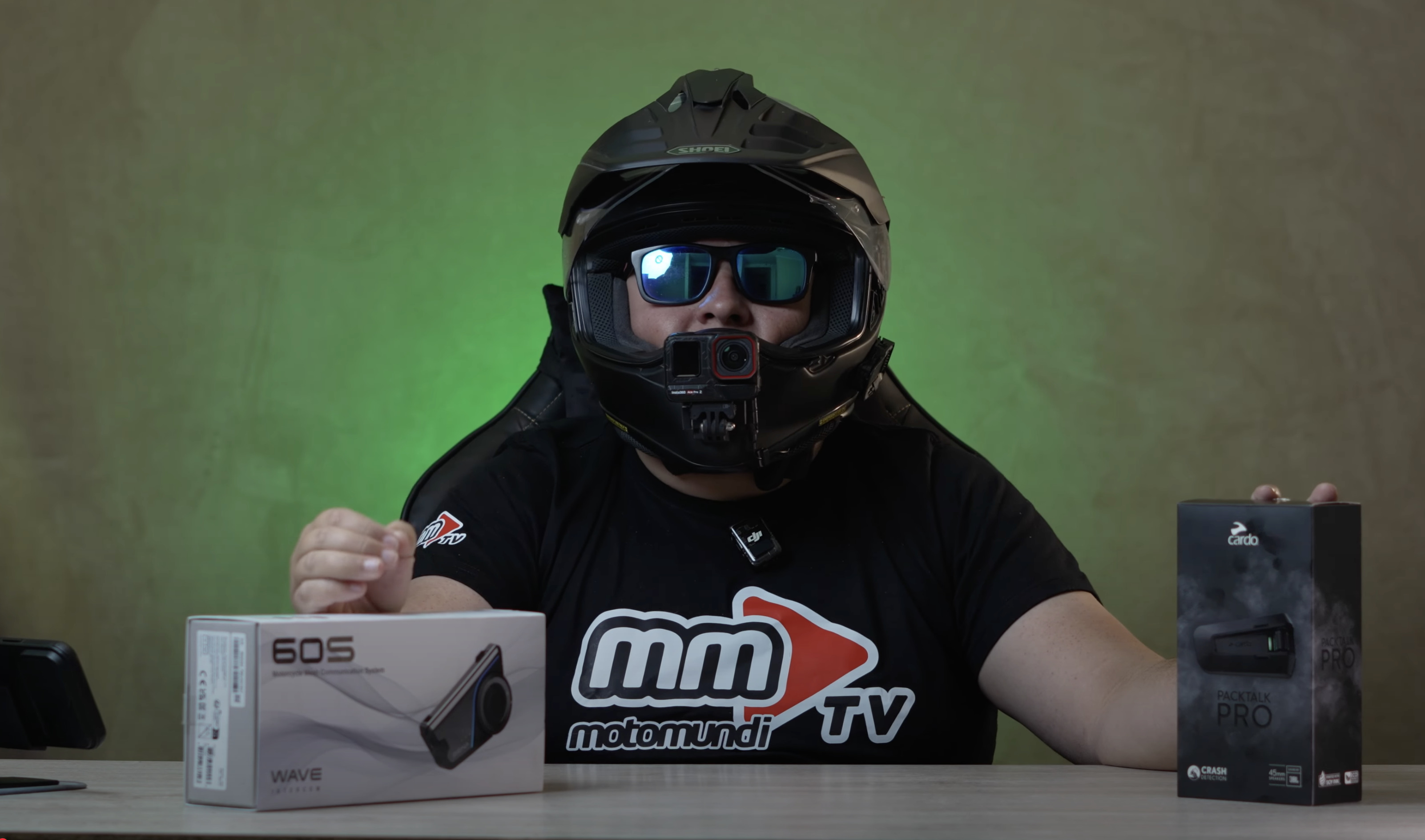 ¿Cuál es el Mejor Intercomunicador de Moto en 2025? Cardo vs. Sena